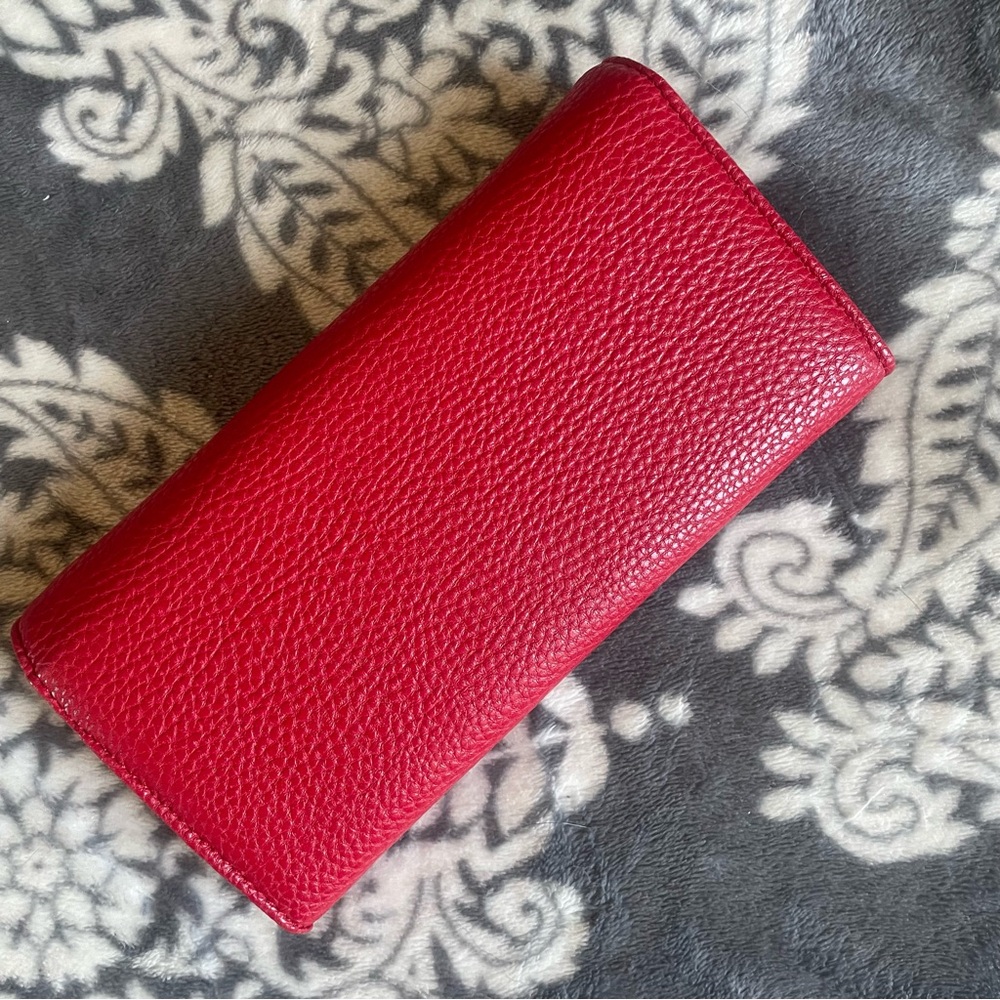 🍒Ruby Red Clutch - Picture 6 of 6